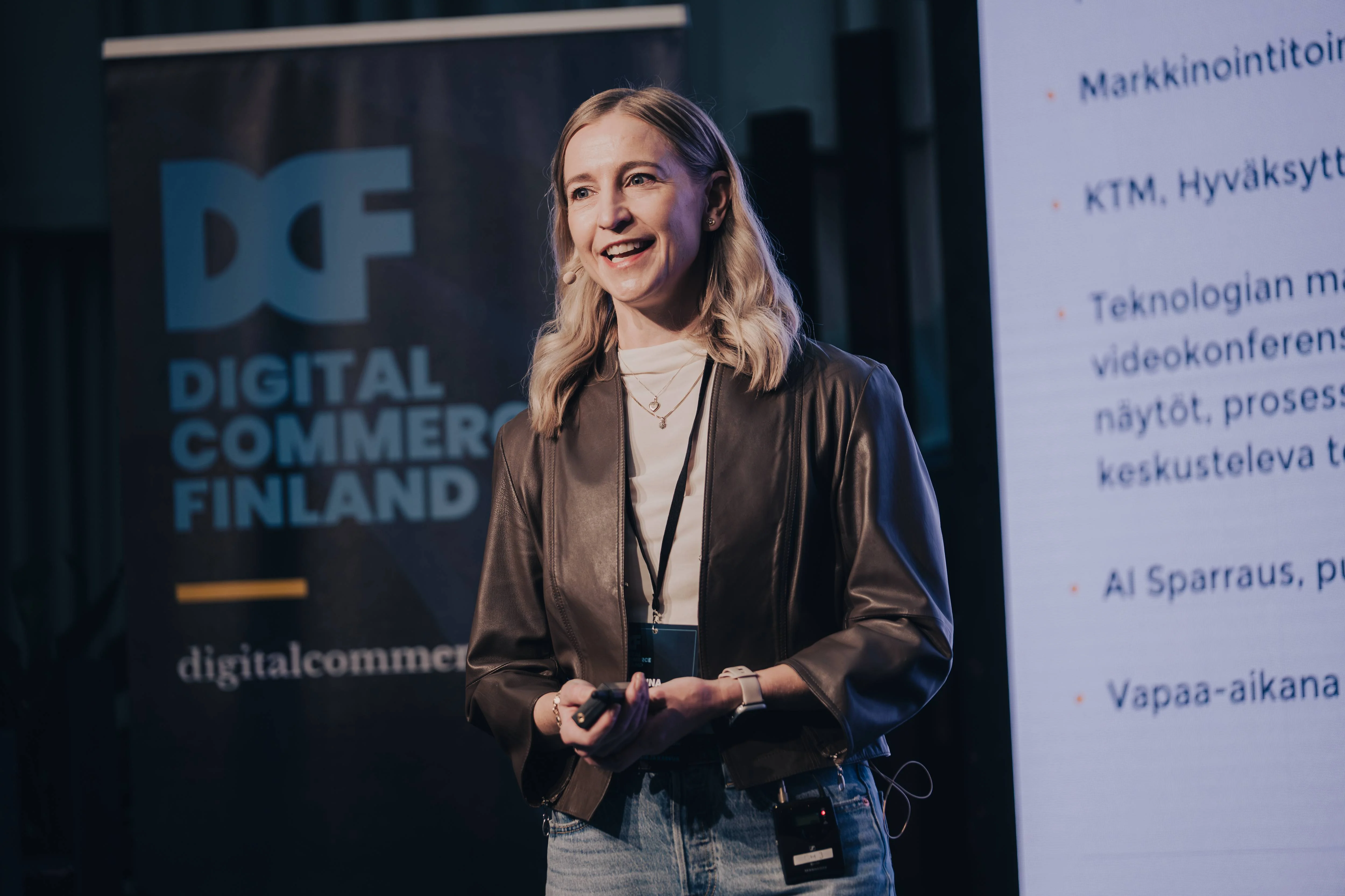 Kristiina Åberg speaking at a Digital Commerce Finland event